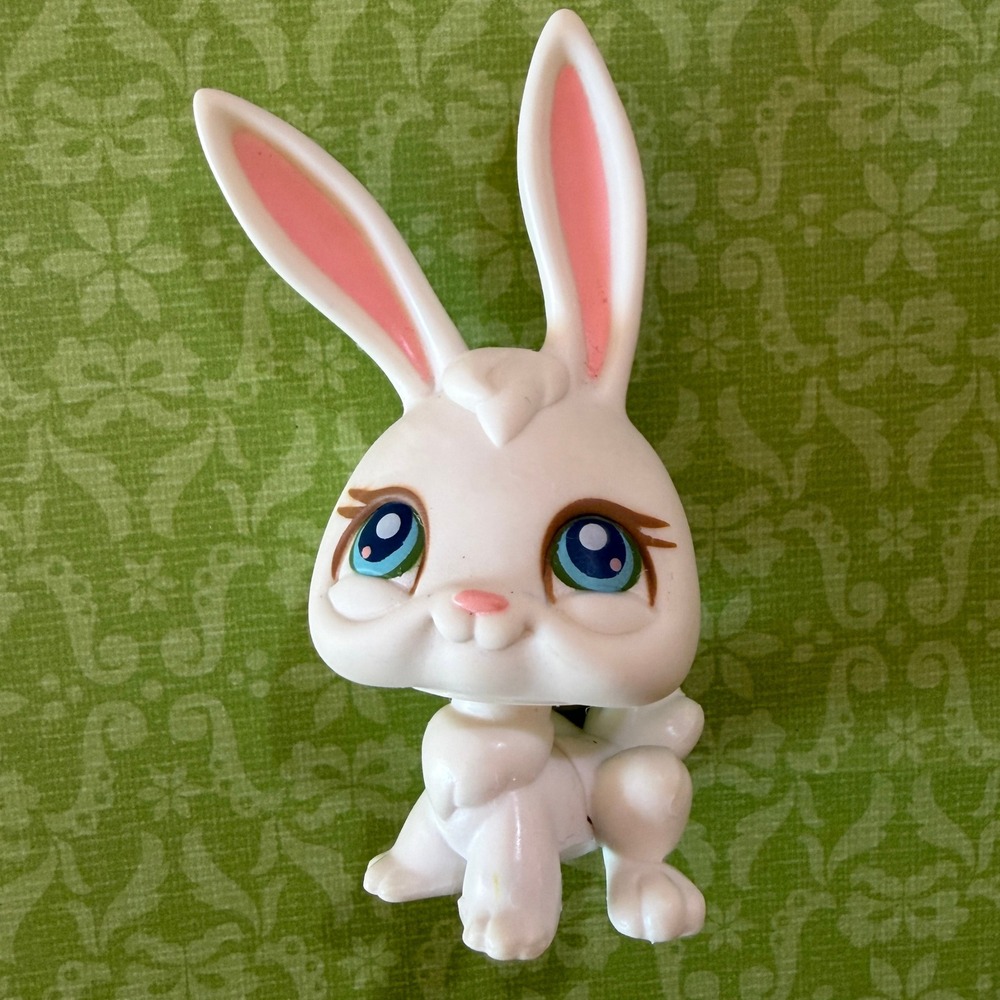 LPS Littlest Pet Shop Hasbro Figure Bunny Rabbit 2004 White